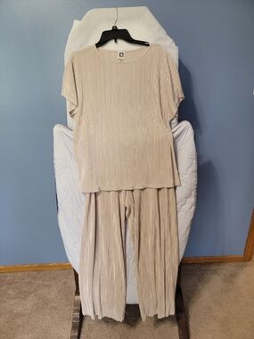 Anne Klein Light Beige Pleated Crewneck Top And Pants Set